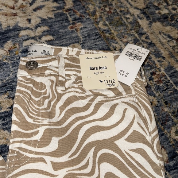 NWT Abercrombie kids Abercrombie & fitch high rise flare jeans 11/12R Girls/kids - Picture 3 of 11
